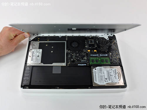 还是酷睿2 苹果13英寸MacBook Pro拆解