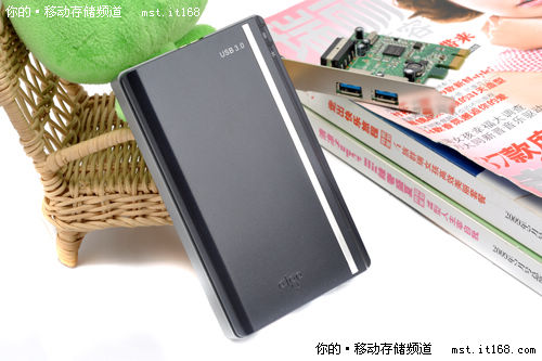 USB3.0硬盘中的宝马 爱国者H8161T测试