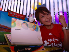 三星与阿迪达斯合作推世界杯主题上网本