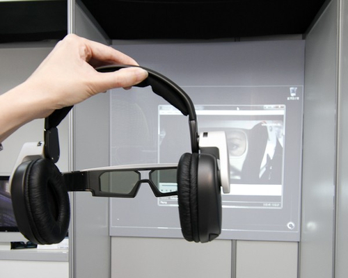 最恶搞——3D眼镜与耳机二合一