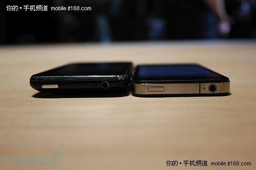 同门对决：iPhone 4 vs iPhone 3GS