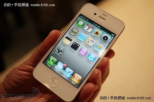 全新操作系统升级：我叫“iOS 4”