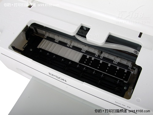 爱普生ME33采用分体式墨盒设计