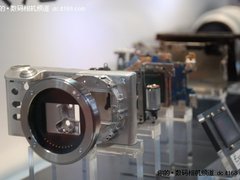 [CHINA P&E]大卸八块 索尼展示拆解NEX5