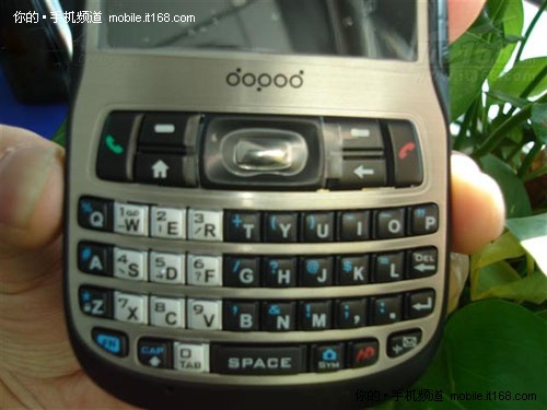 Qwerty全键盘售价低廉 多普达C720仅950
