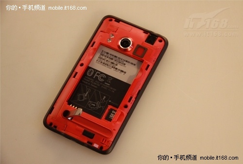 机器人霸主 HTC EVO 4G 外观设计