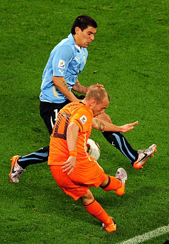 荷兰争议球进决赛 电子眼或消除争议声?