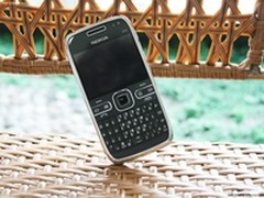 光学触控设计 诺基亚E72现仅售价1450元