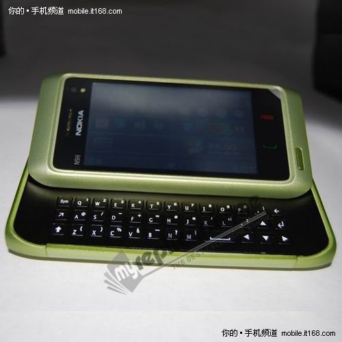 模仿N9 双卡双待诺基亚N98山寨版现身-IT168