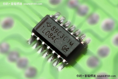 电子分频+四通道功放 惠威M100电路详解