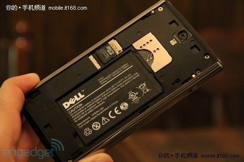 机身四周接口、按键:双扬声器,无HDMI