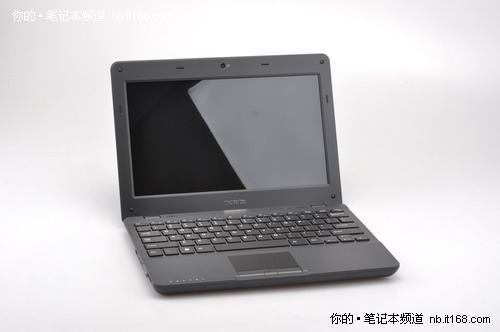 采用了11.6英寸LED屏