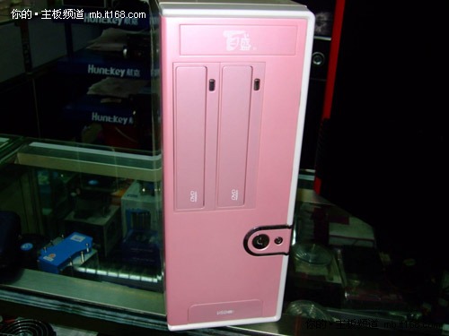 机箱还是粉色！