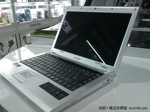 白色靓本 三星R428-DS0M低价仅售3589元