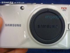 即将面世 三星小型单电NX100实物大曝光