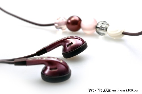萝莉MM的“项链” 拜亚DTX21IE耳塞评测