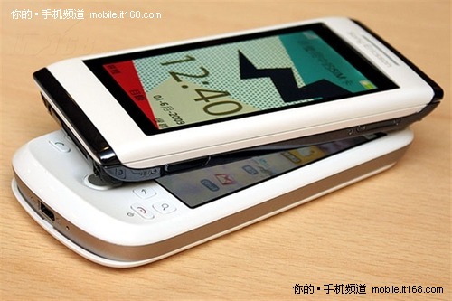 时尚日系滑盖触控机 索爱 U10i售1880元