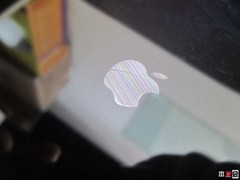 网友爆料 苹果iPad会无故出现彩条花屏