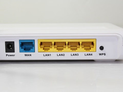 开启全球乐生活 留学生捧华硕无线路由