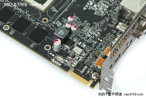 AMD Radeon HD 6870公版拆解