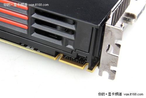 AMD Radeon HD 6870公版外观大图赏