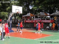 2010年湖南高校新生篮球赛火热进行中