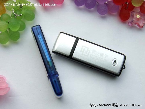 最小最便携清华紫光V-01录音笔报价169-IT168