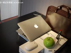 苹果新款air到货成都 送鼠标仅售8800元