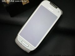 诺基亚C7性价比飙升 抗衡N8仅售3590元
