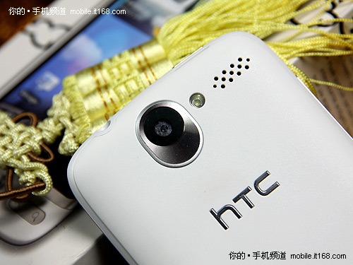 白色版终亮相 HTC Desire谷歌机皇图赏