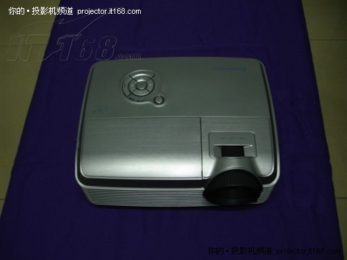 3200流明教育投影机 联想T288报3999元