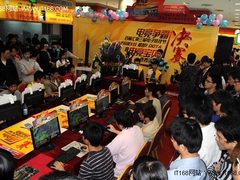 百脑汇电竞争霸    电竞宝贝引爆现场