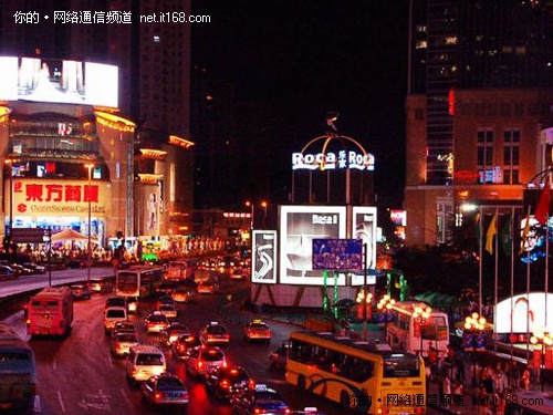 华为E5s夜生活写真：上海徐家汇