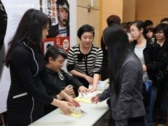 蔡康永携手盛大文学 签售史上最敬业