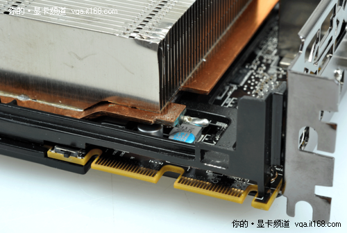 XFX讯景 HD6950公版拆解