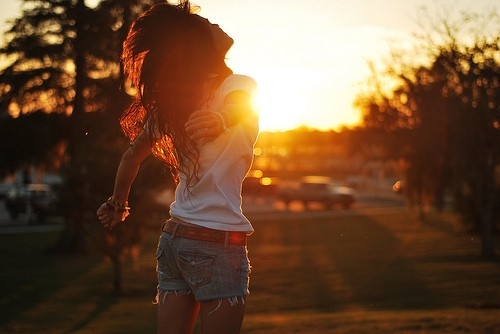 欧美风格腾讯QQ空间装饰图片:戒掉高雅