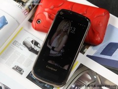 媲美iPhone 4 TD旗舰酷派8910售5980元