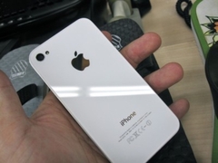 苹果白色iPhone 4从未离开 2月27日开卖