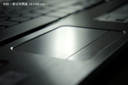 网友入手Acer3820TG开箱报告之整体外观