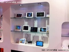 7.4mm史上最薄数码相框亮相美国惊艳CES