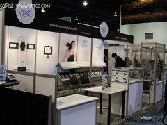 iPad支架亮相CES电脑展 成焦点倍受热捧