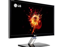 水晶玉兔红俏新春 LG E2260T劲爆推荐