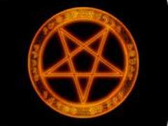 新版愤怒的小鸟 六款苹果热门游戏推荐