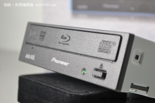 首台BDXL刻录机 先锋BDR-206MBK开箱赏