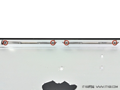 iPad 2最大亮点 磁力外套全面拆解图赏