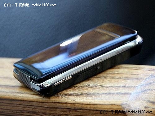 酷派8830透明翻盖手机促销仅售价3135元