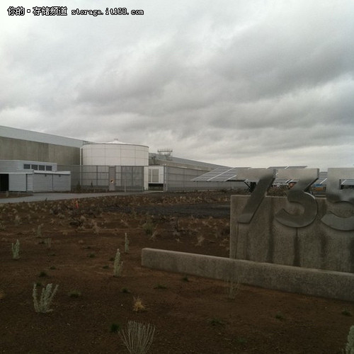 走进Facebook新数据中心：面积超沃尔玛