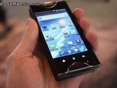 全球首款双屏Android手机 京瓷Echo开卖