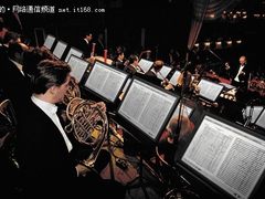 数字乐谱跃然纸外 英特尔让音乐更疯狂
