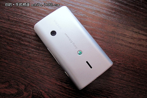 索尼爱立信X8：性价比Android机型代表